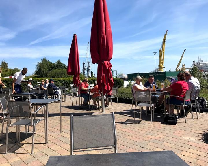 Cafe Peters Fahrhafen Mukran